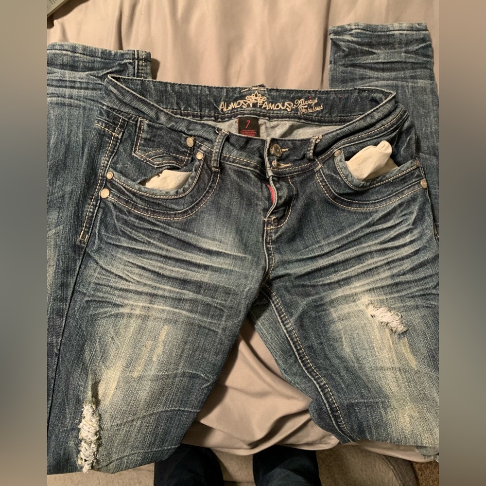 ALMOST FAMOUS SKINNY JEANS SIZE 7